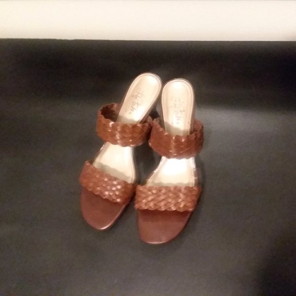 lifestride soft system sandals